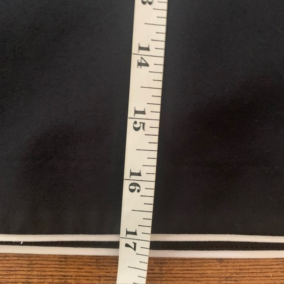 EP Pro Tour Black White Hem Trim Golf Skort Skirt 17 in  Sz 8 - Picture 8 of 8